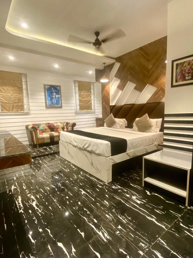 Itsy Hotels Banana Boutique バラナシ エクステリア 写真