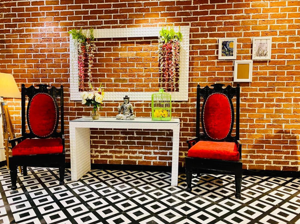 Itsy Hotels Banana Boutique バラナシ エクステリア 写真