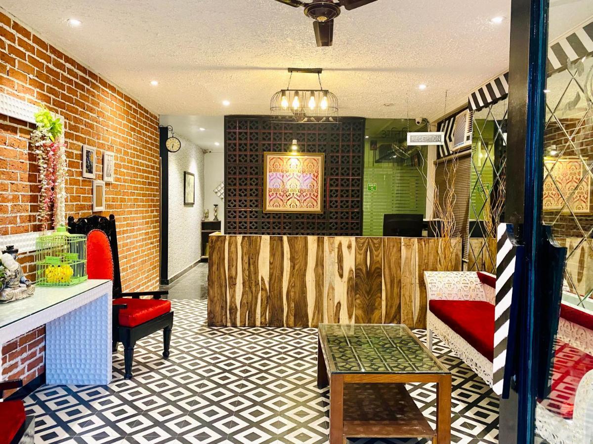 Itsy Hotels Banana Boutique バラナシ エクステリア 写真