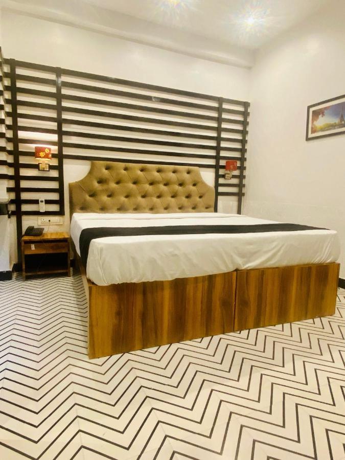 Itsy Hotels Banana Boutique バラナシ エクステリア 写真