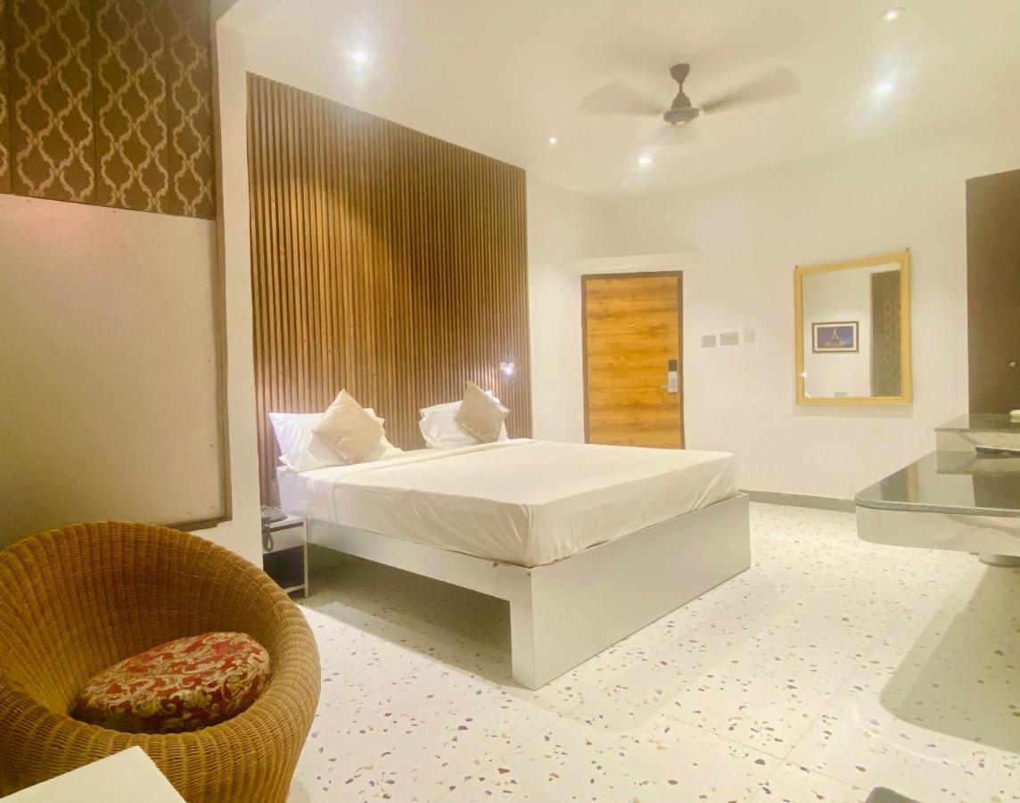 Itsy Hotels Banana Boutique バラナシ エクステリア 写真