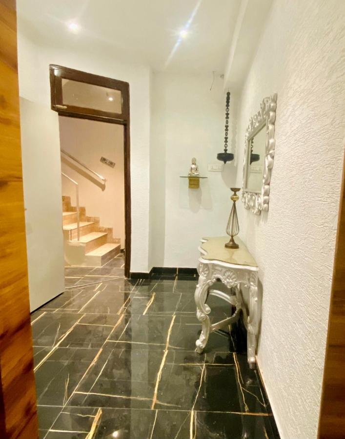 Itsy Hotels Banana Boutique バラナシ エクステリア 写真