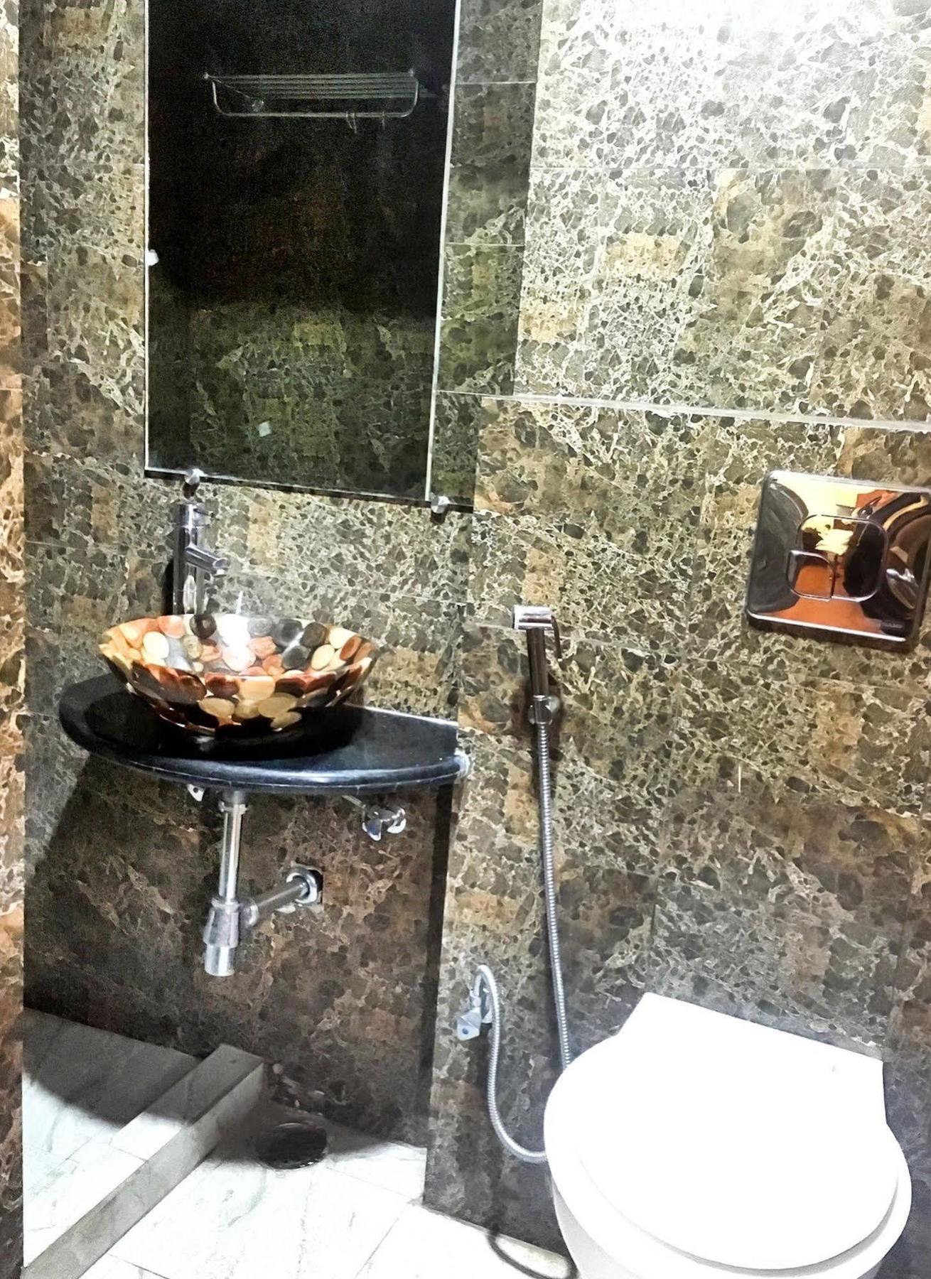 Itsy Hotels Banana Boutique バラナシ エクステリア 写真
