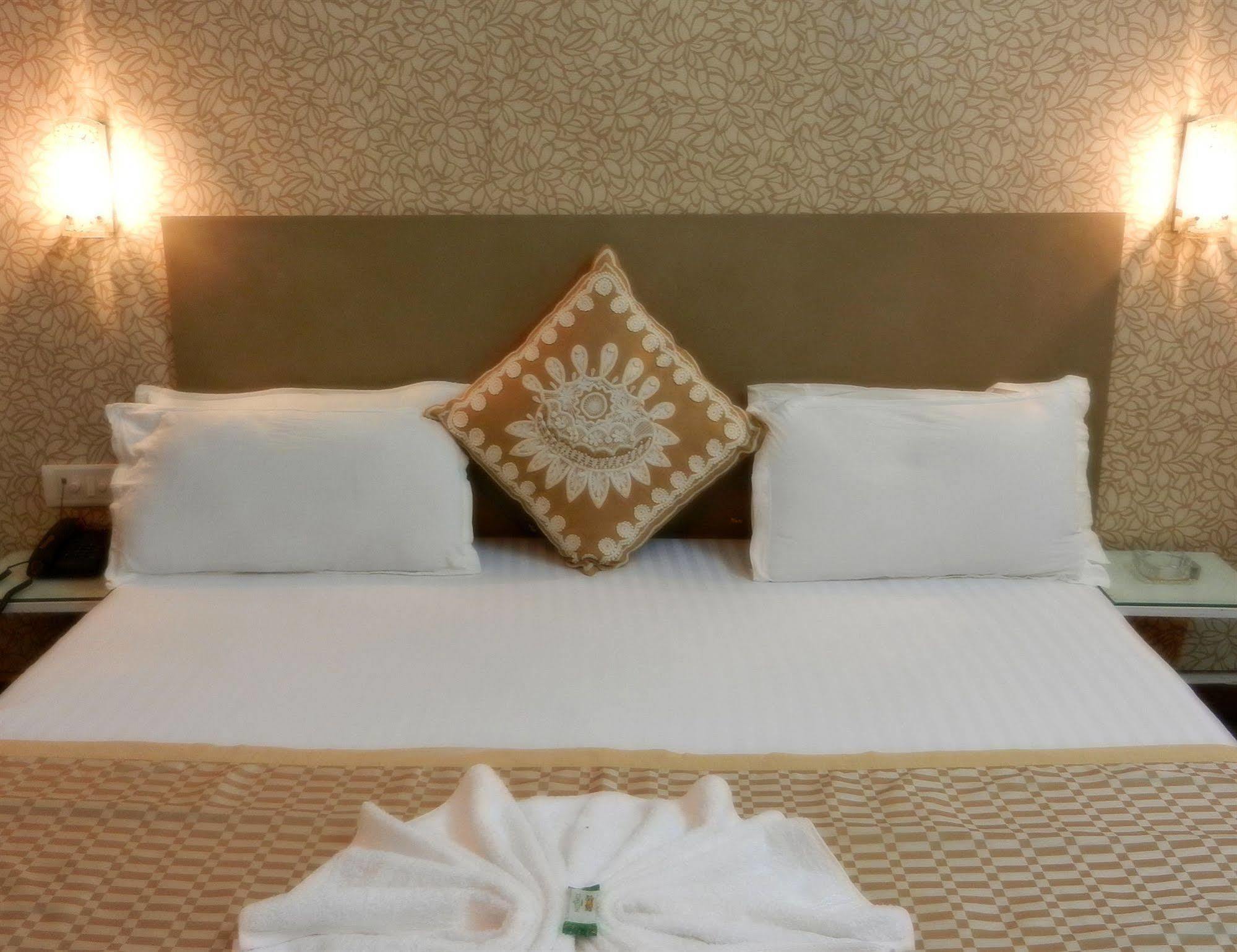Itsy Hotels Banana Boutique バラナシ エクステリア 写真